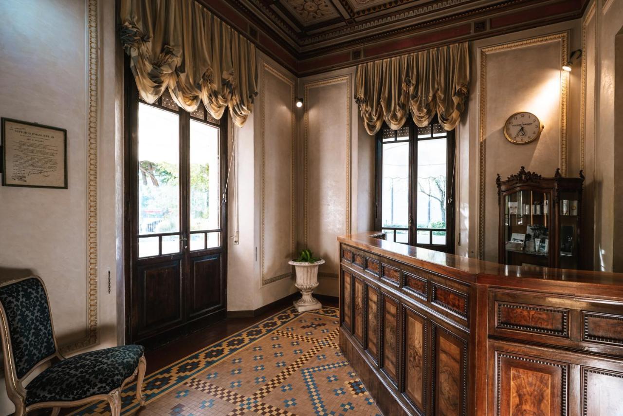 Hotel De La Ville Річчоне Екстер'єр фото