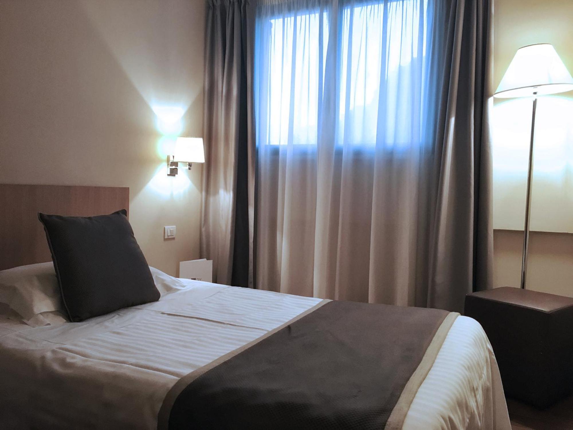 Hotel De La Ville Річчоне Номер фото
