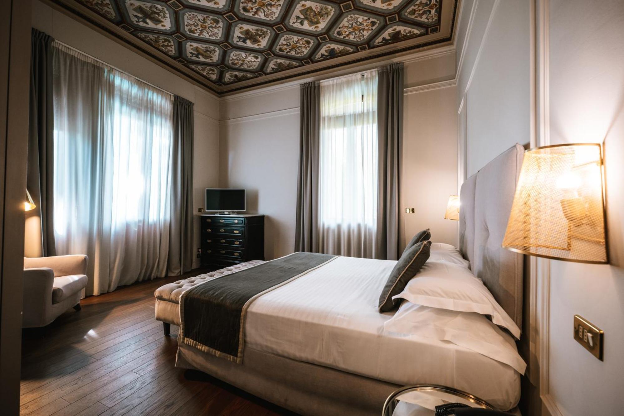 Hotel De La Ville Річчоне Екстер'єр фото